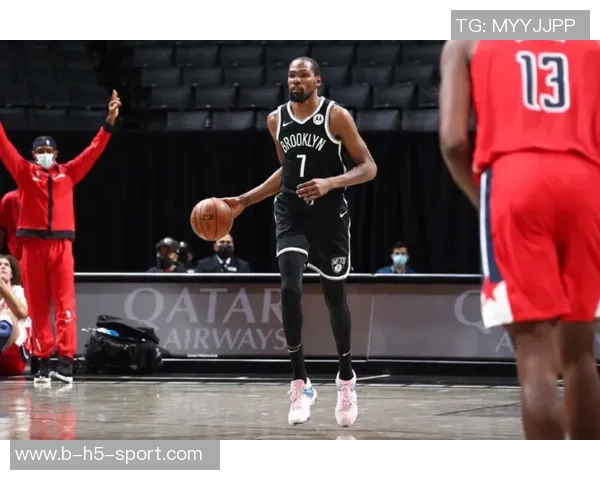 美女主持分享KD首秀精彩数据网友调侃小帅重色轻球Shams感慨不已